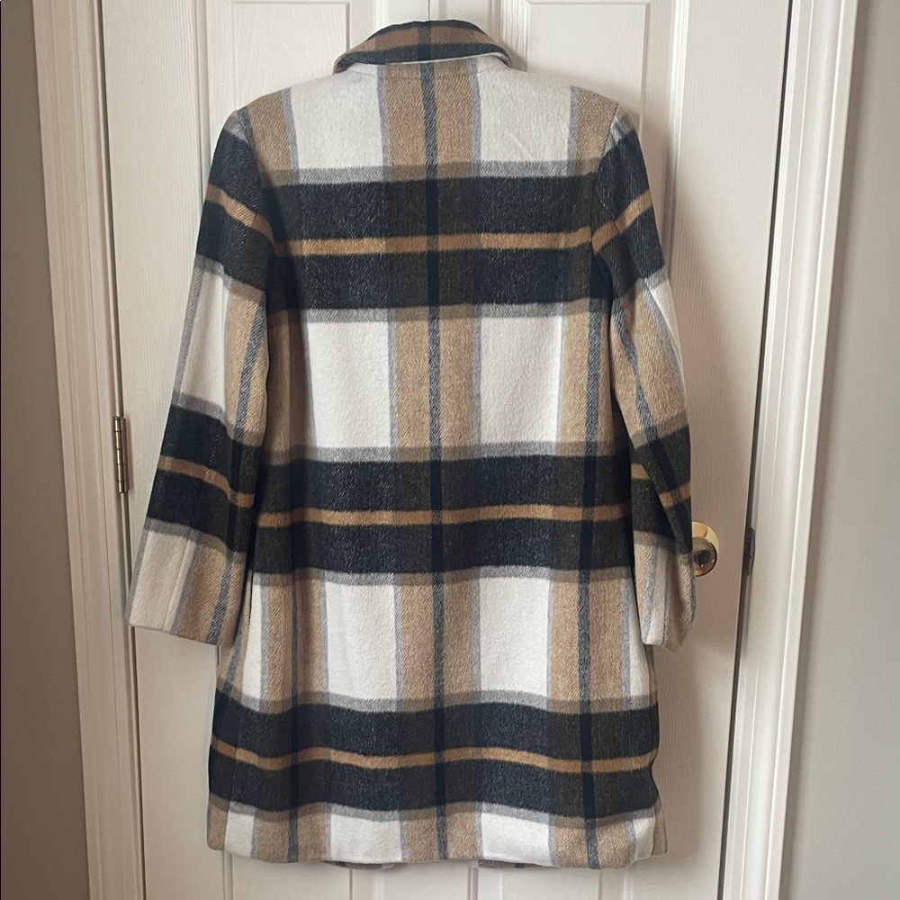 Black and Tan Plaid Trench Coat - Picture 4 of 4